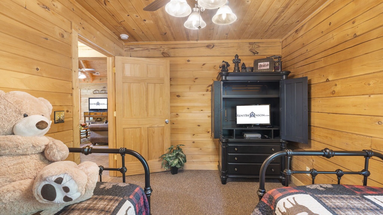 Photo of Bedroom in Branson Cedars