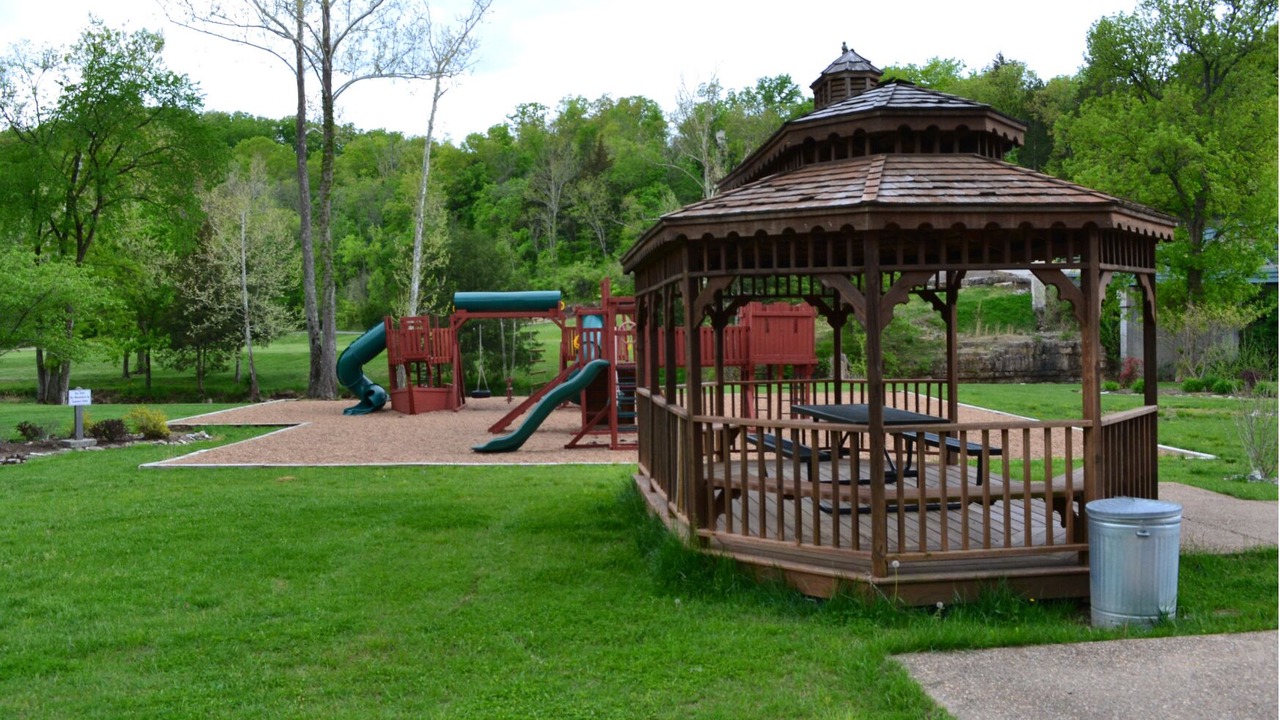 Photo of Others in Reeds Spring