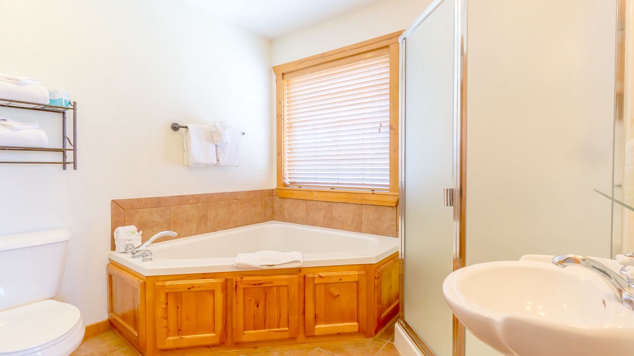 Photo of Bathroom in Reeds Spring