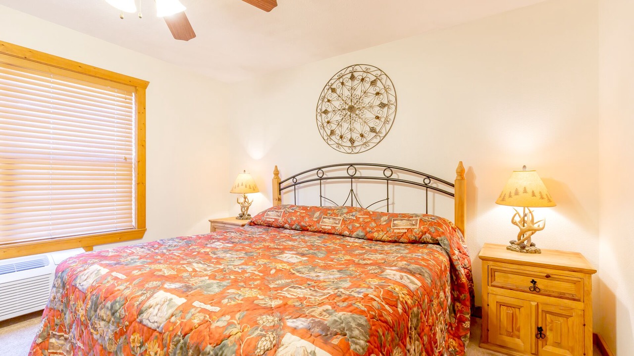 Photo of Bedroom in Reeds Spring