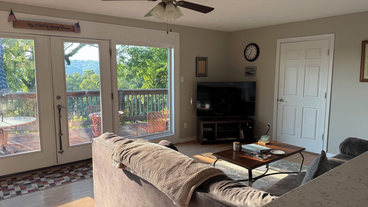 Photo of Livingroom in Bronston