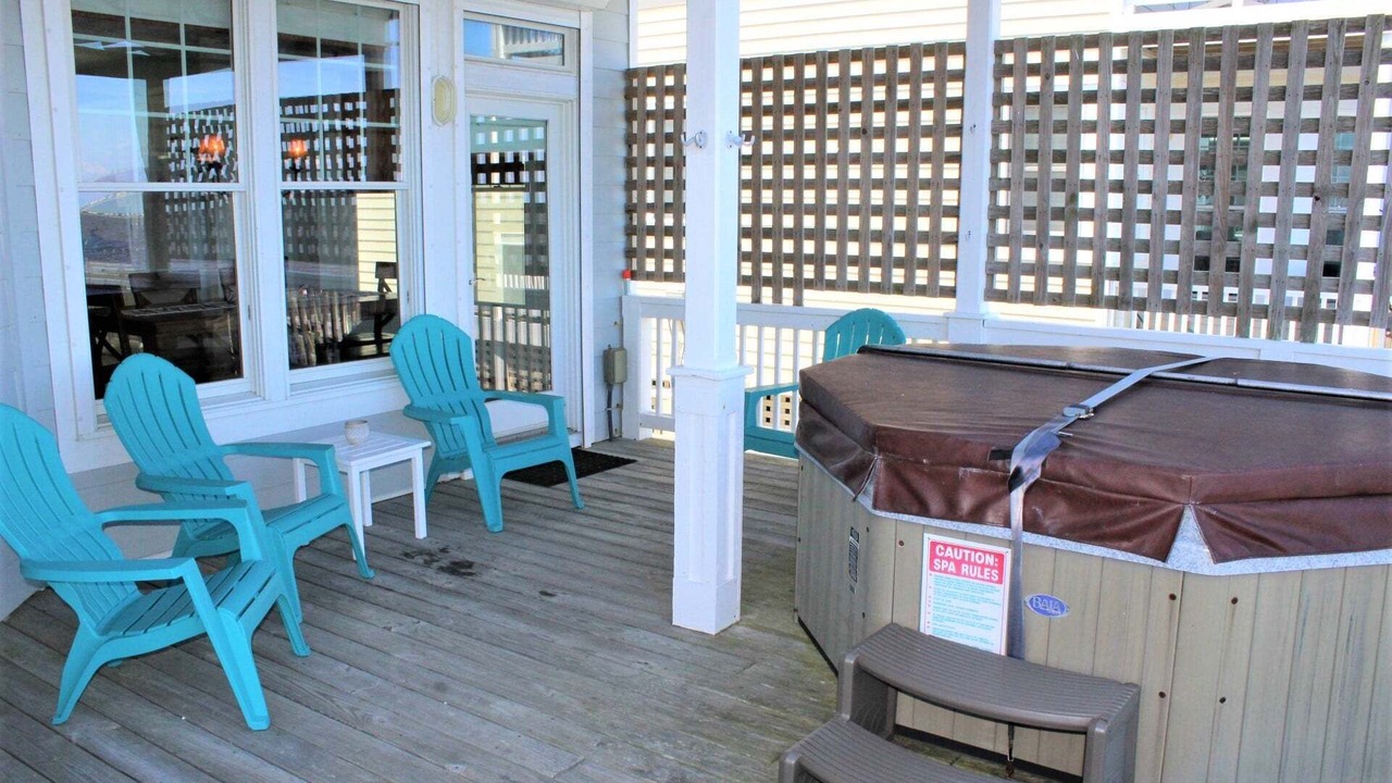 Photo of Patio Balcony in Manteo