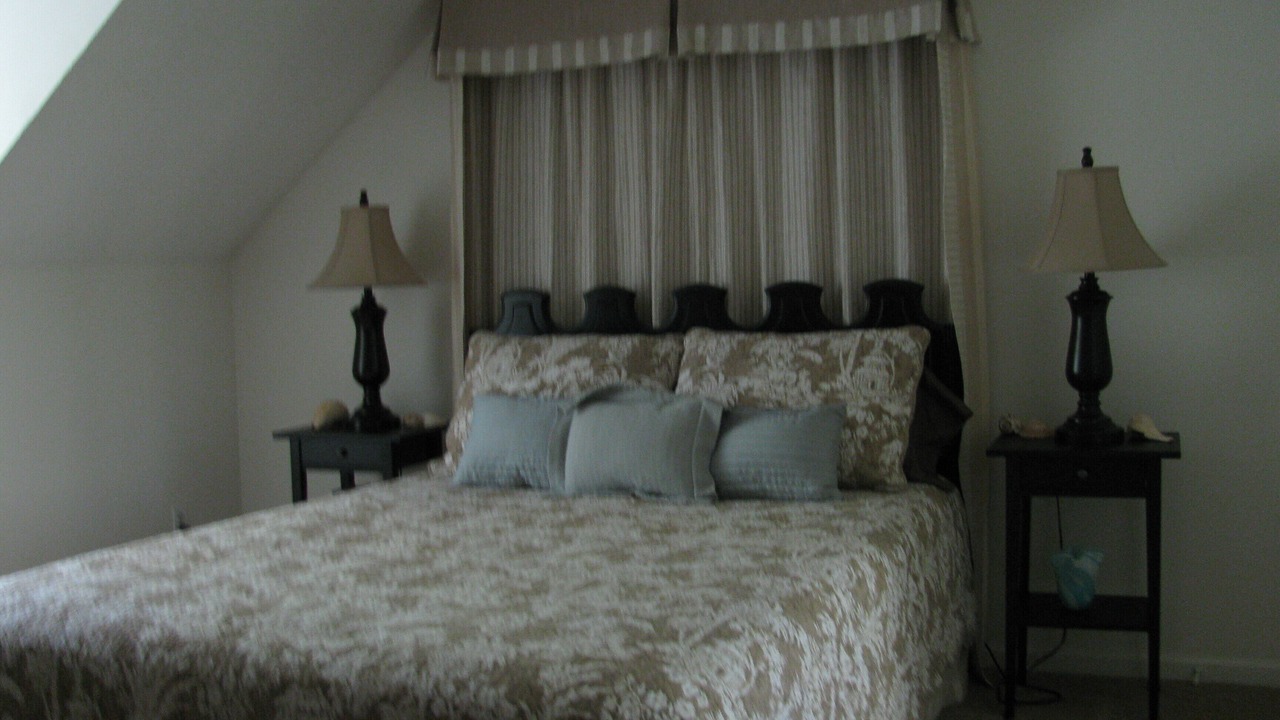 Photo of Bedroom in Manteo