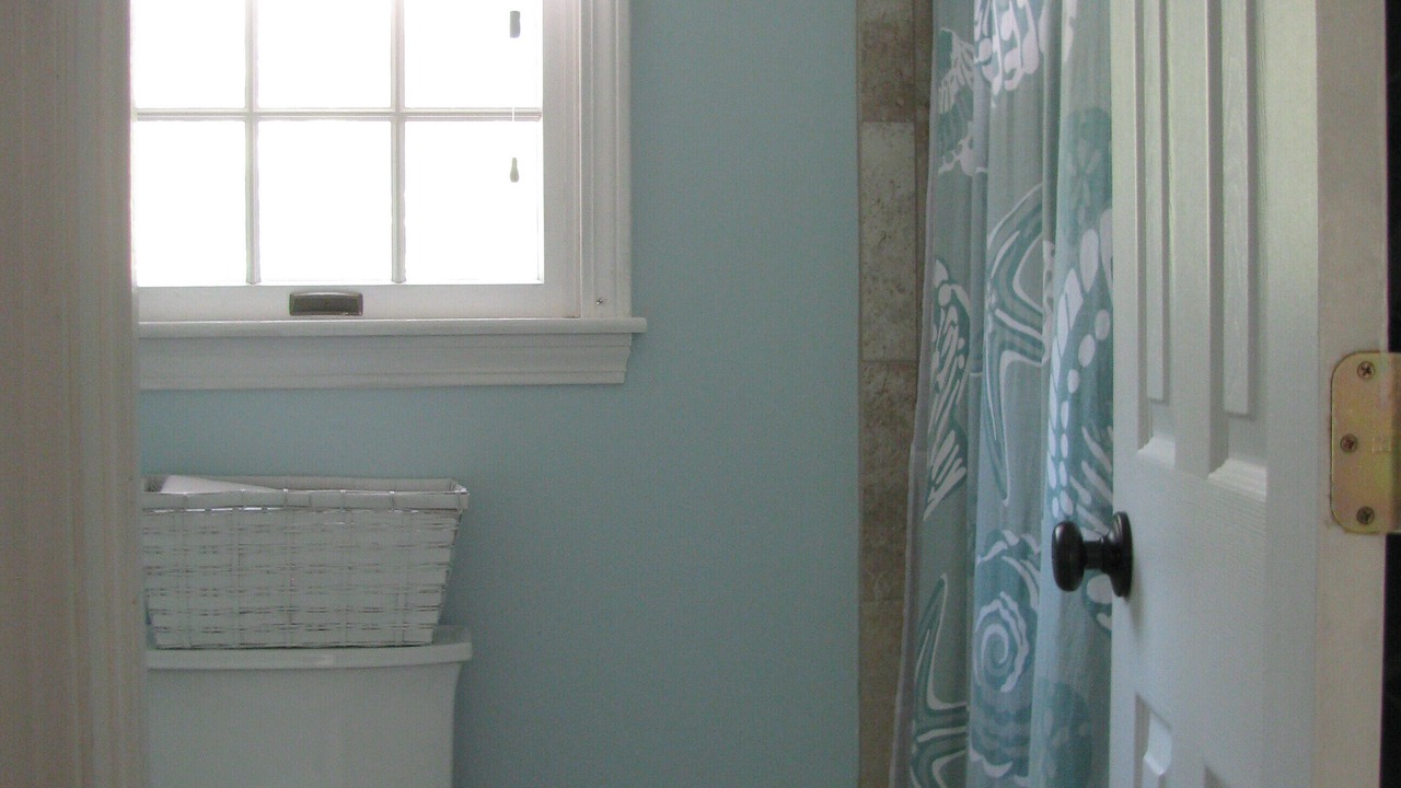 Photo of Bathroom in Manteo