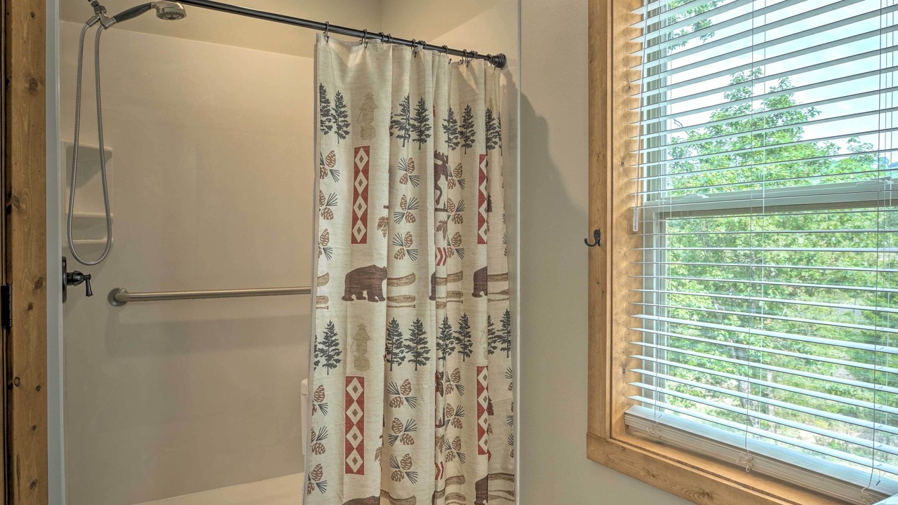 Photo of Bathroom in Reeds Spring