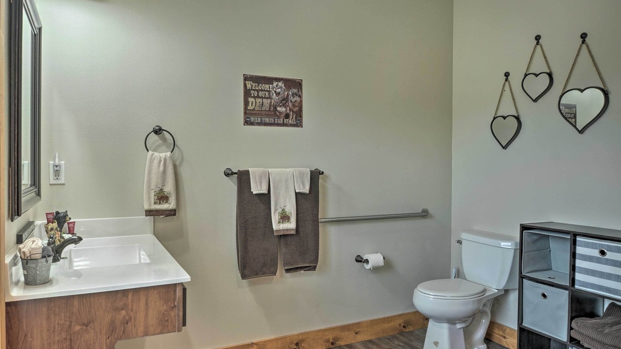 Photo of Bathroom in Reeds Spring