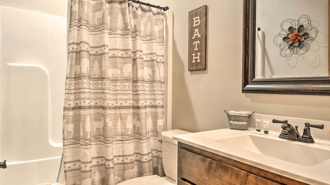 Photo of Bathroom in Reeds Spring