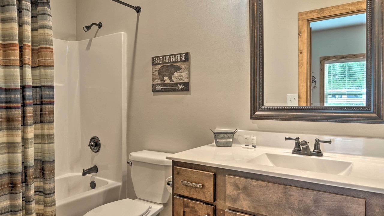Photo of Bathroom in Reeds Spring