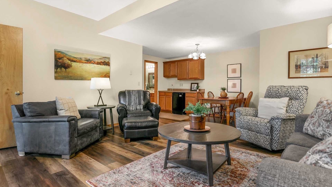 Photo of Livingroom in Notch Estates