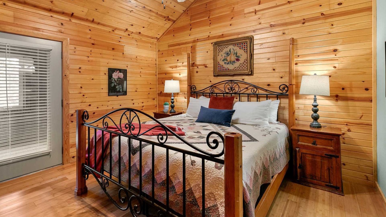 Photo of Bedroom in Notch Estates