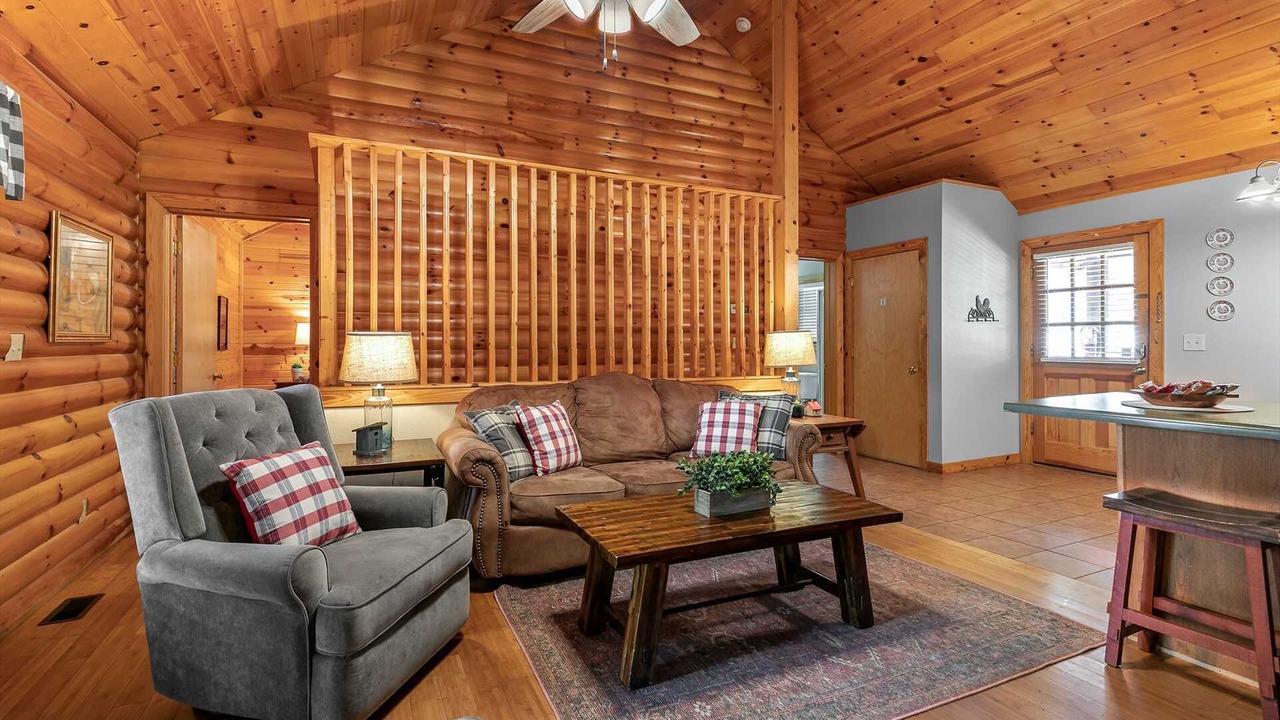 Photo of Livingroom in Notch Estates