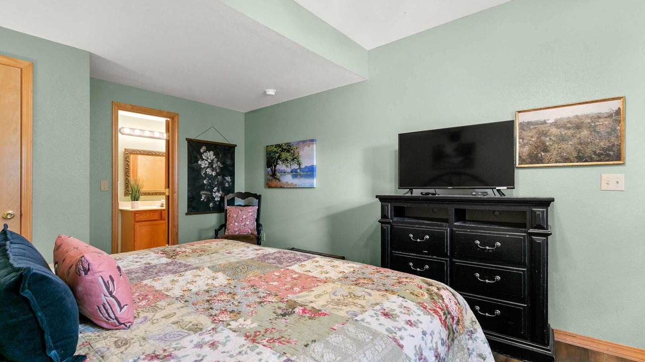 Photo of Bedroom in Notch Estates