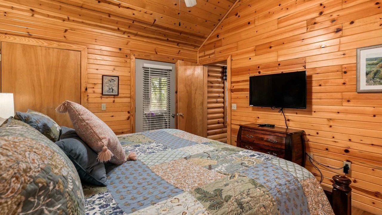 Photo of Bedroom in Notch Estates