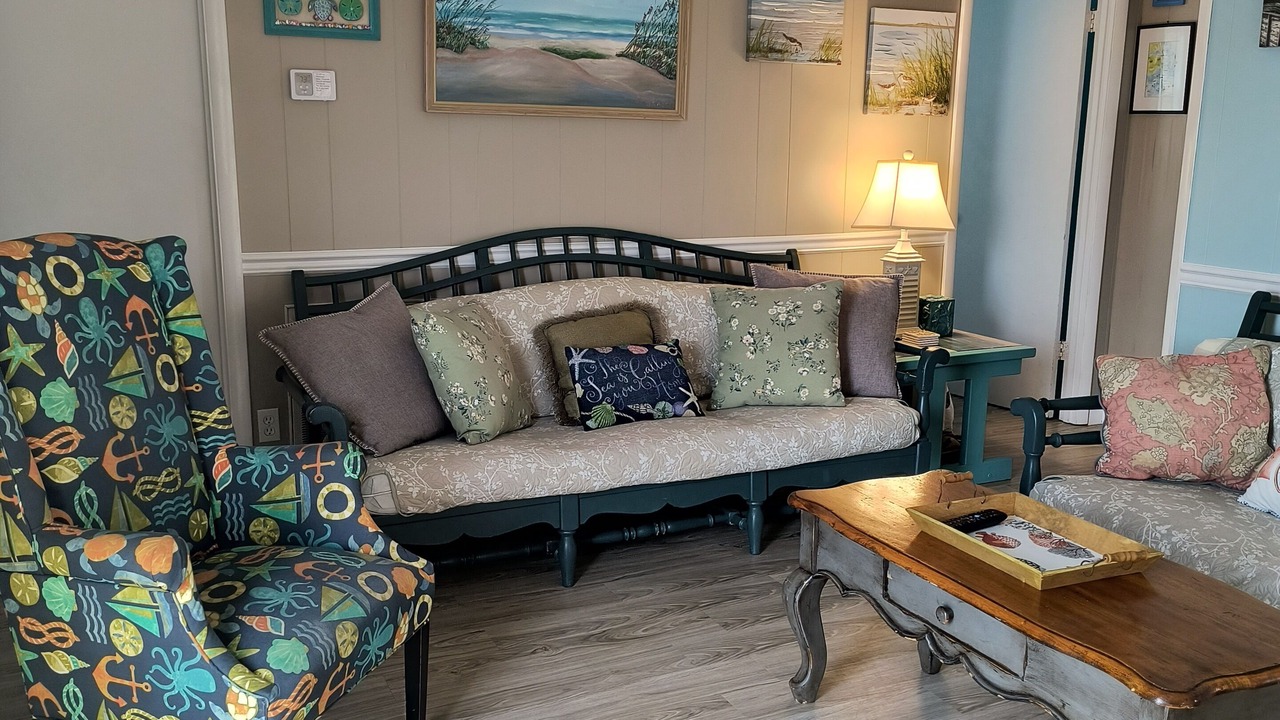 Photo of Livingroom in Brigands' Bay