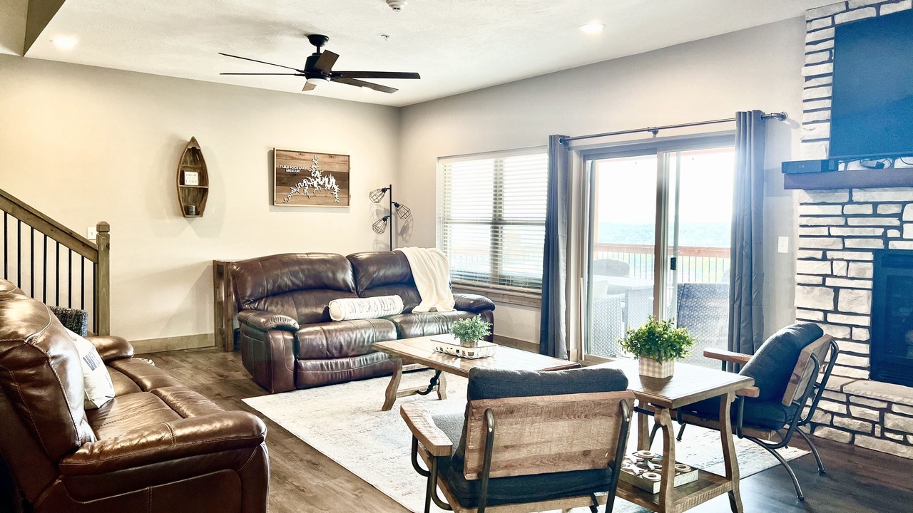 Photo of Livingroom in Table Rock