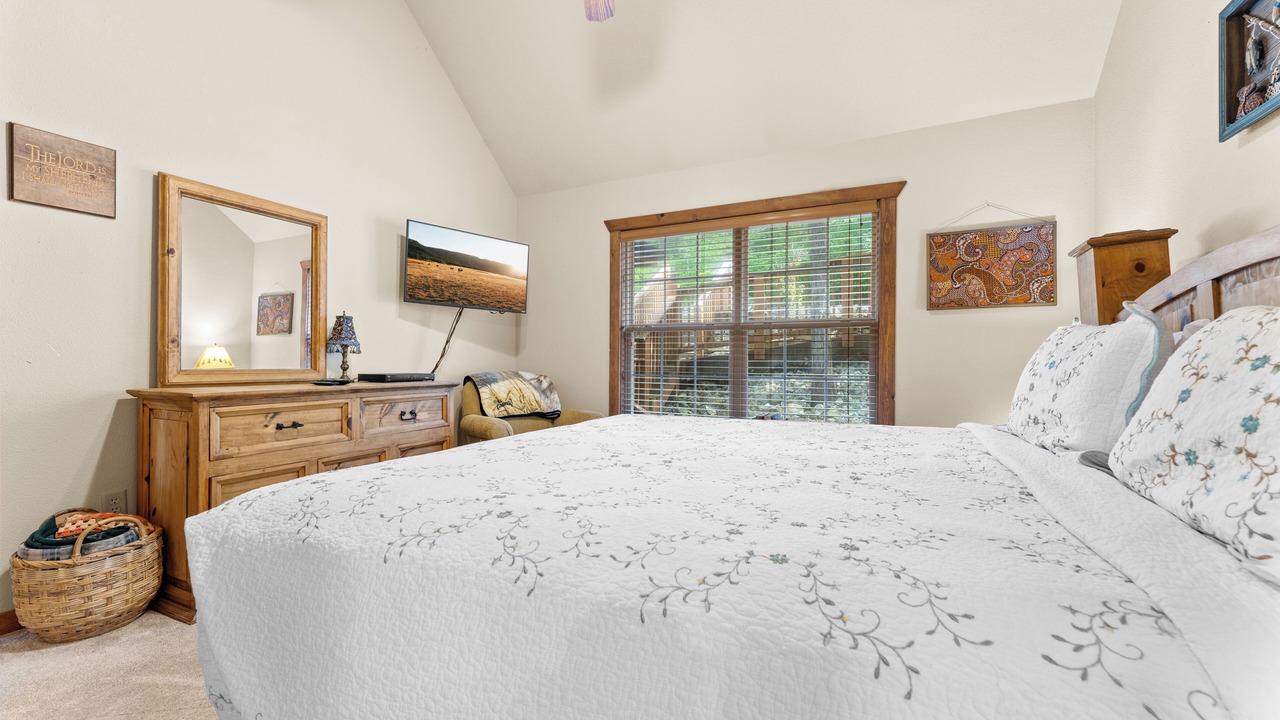 Photo of Bedroom in Branson West