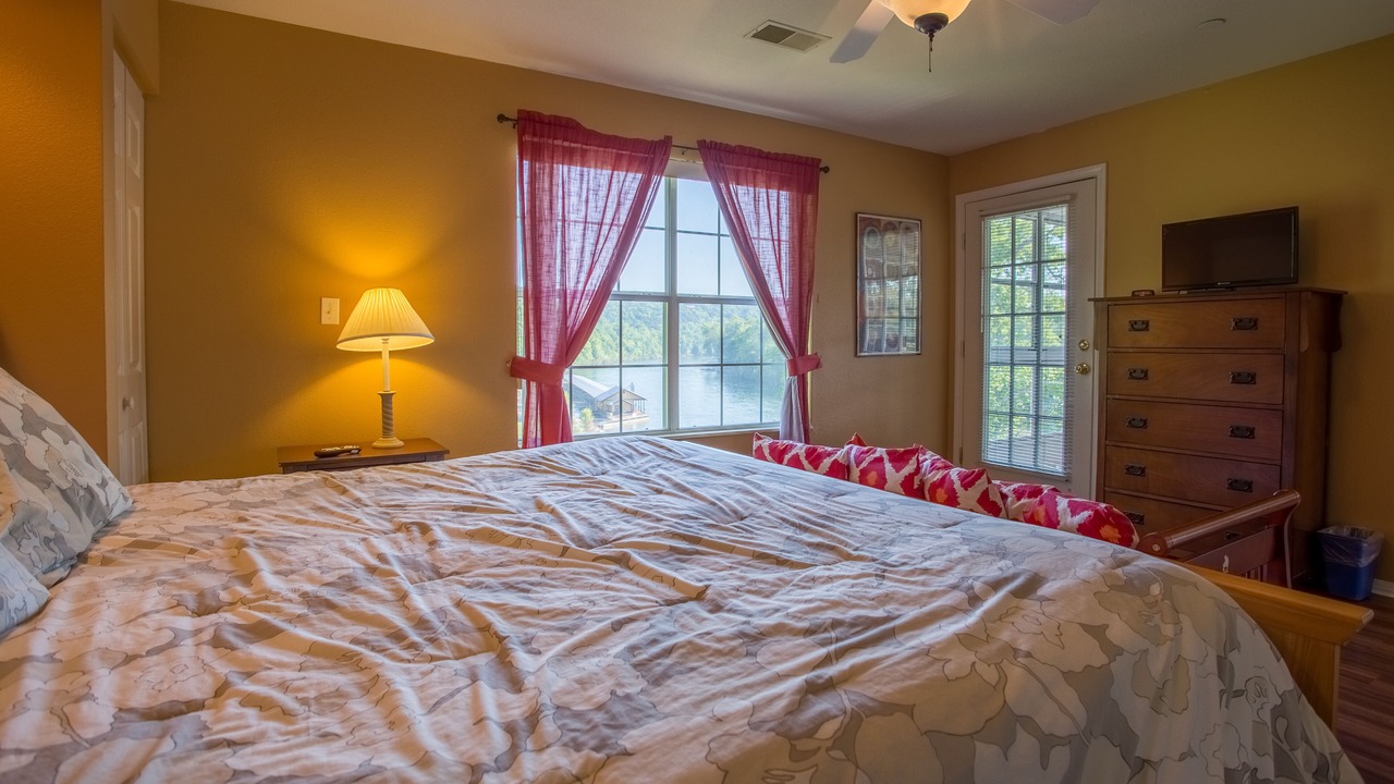 Photo of Bedroom in Branson