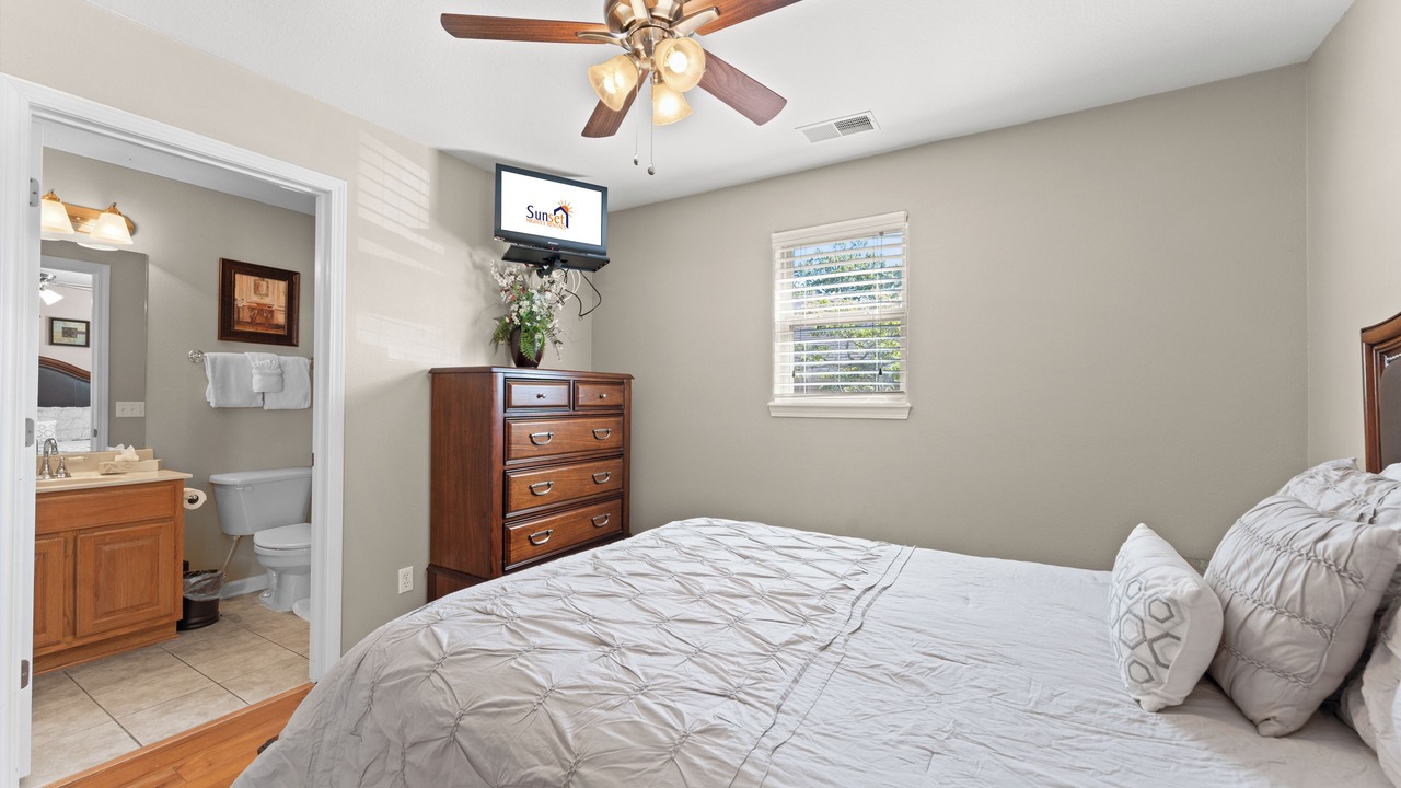 Photo of Bedroom in Branson West