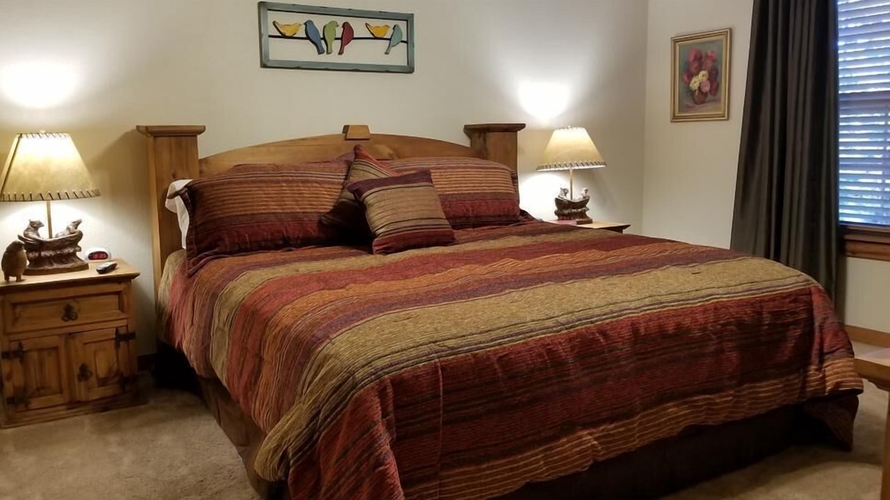 Photo of Bedroom in Branson West