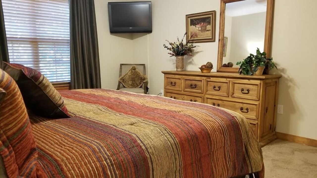 Photo of Bedroom in Branson West