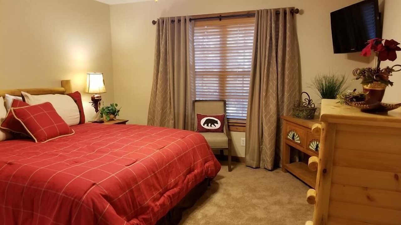 Photo of Bedroom in Branson West