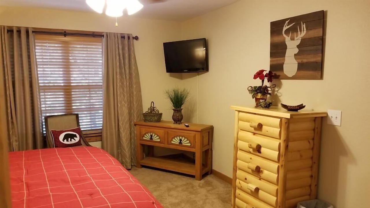 Photo of Bedroom in Branson West