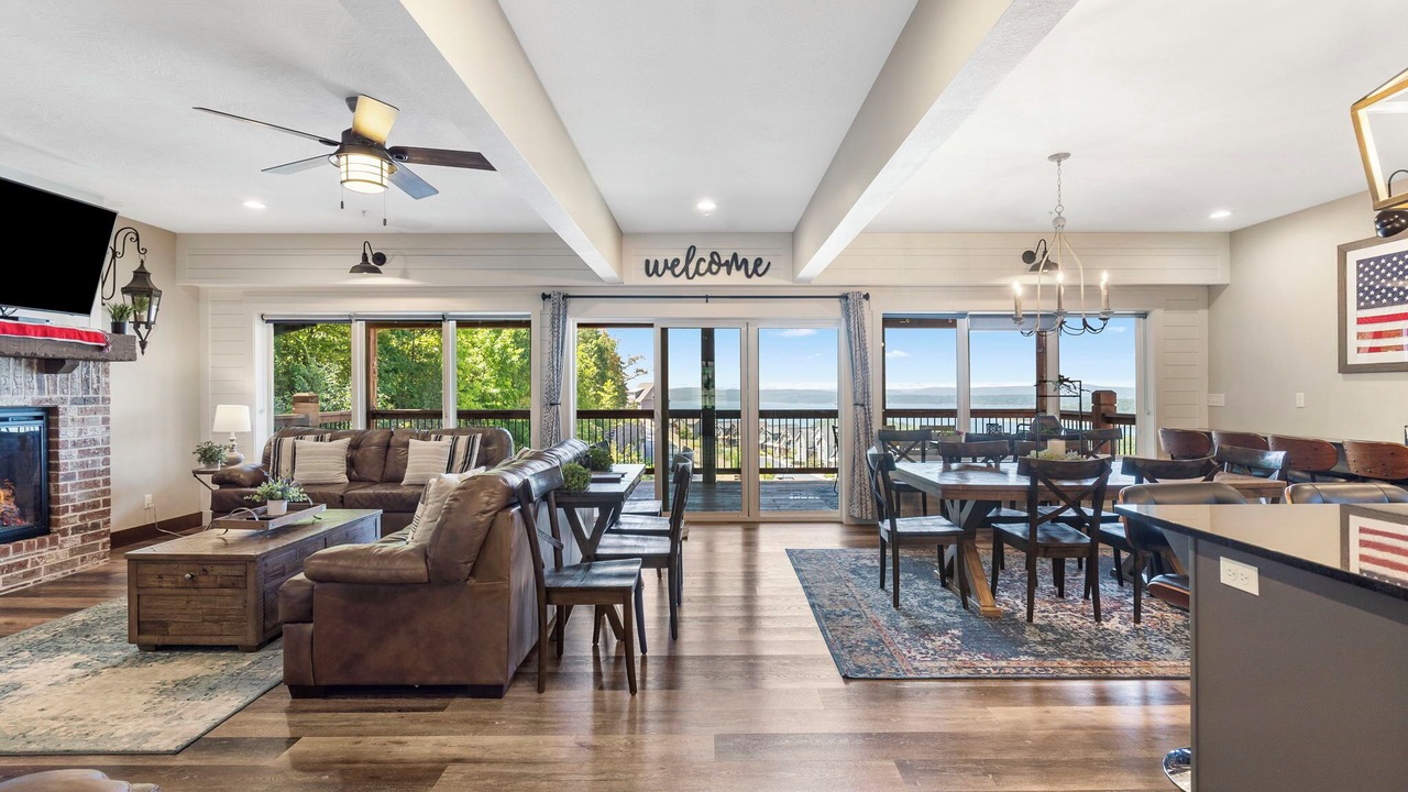 Photo of Livingroom in Table Rock