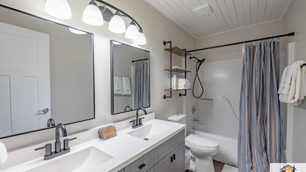 Photo of Bathroom in Notch Estates