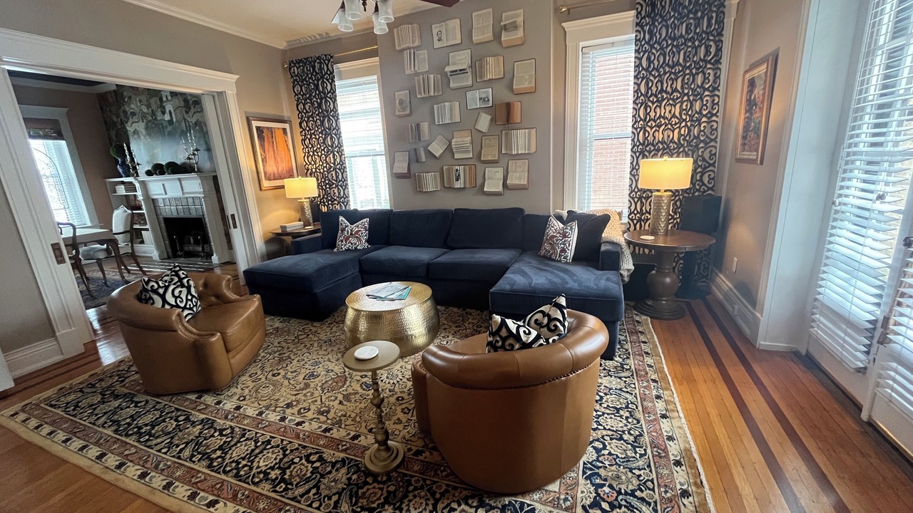 Photo of Livingroom in Cherokee Triangle