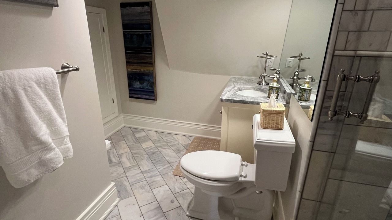 Photo of Bathroom in Cherokee Triangle