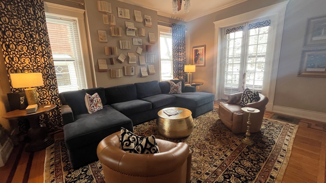 Photo of Livingroom in Cherokee Triangle
