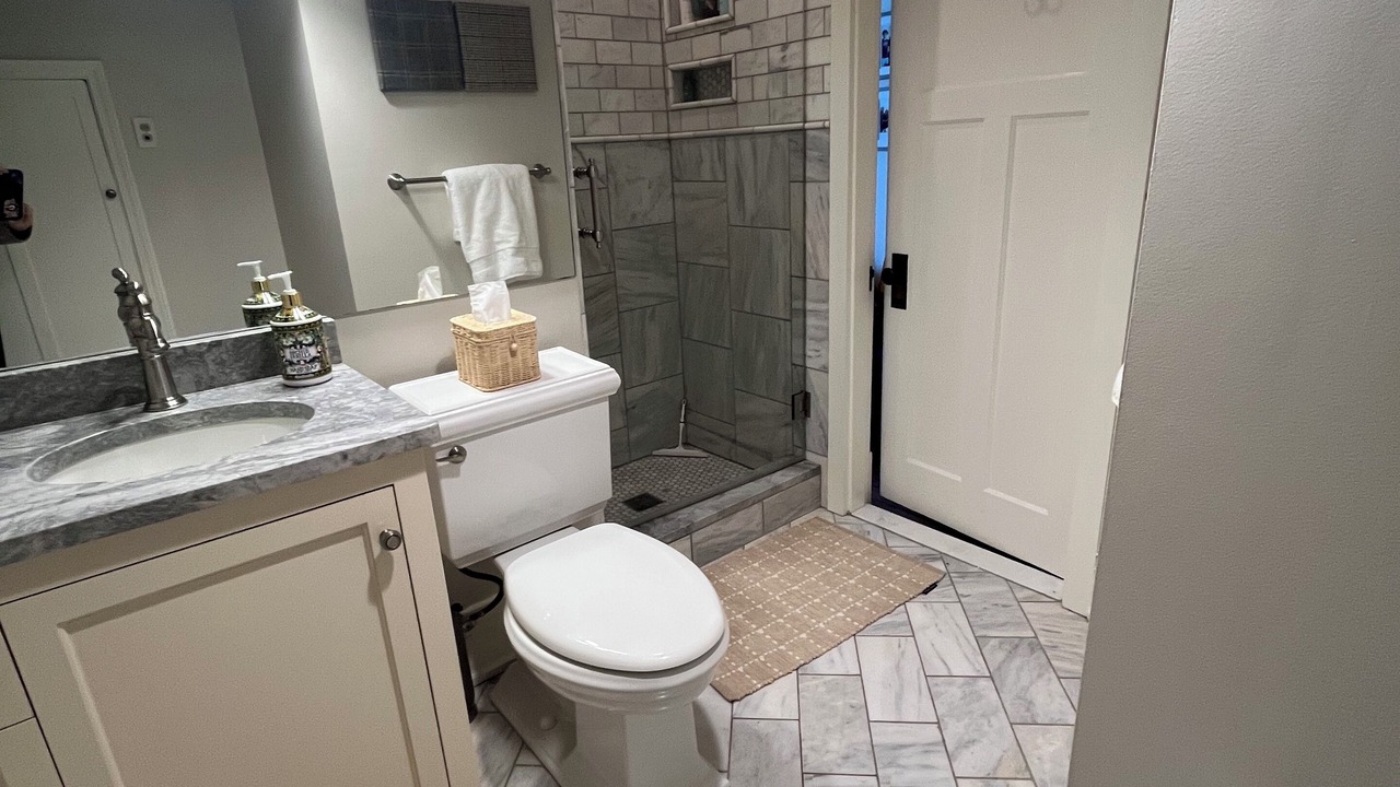 Photo of Bathroom in Cherokee Triangle