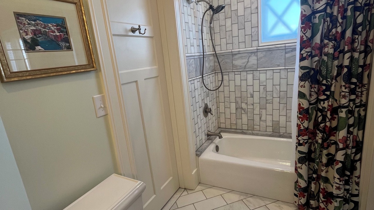 Photo of Bathroom in Cherokee Triangle