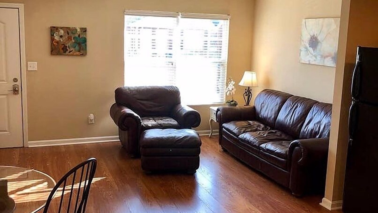 Photo of Livingroom in Elizabethtown