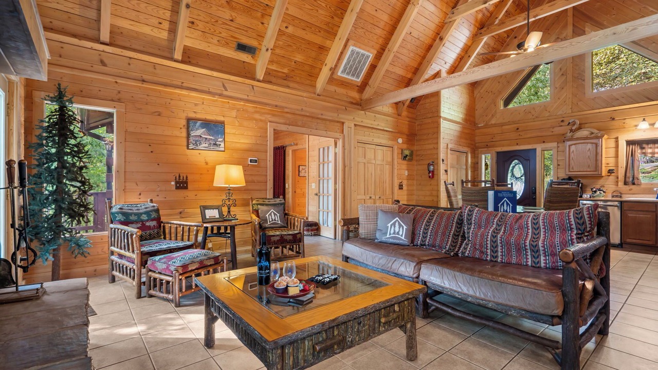 Photo of Livingroom in Branson Cedars