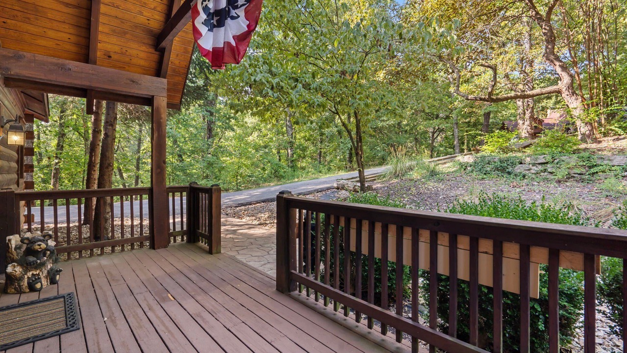 Photo of Patio Balcony in Branson Cedars