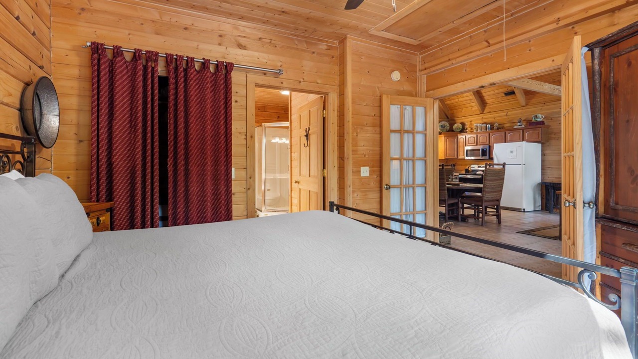 Photo of Bedroom in Branson Cedars