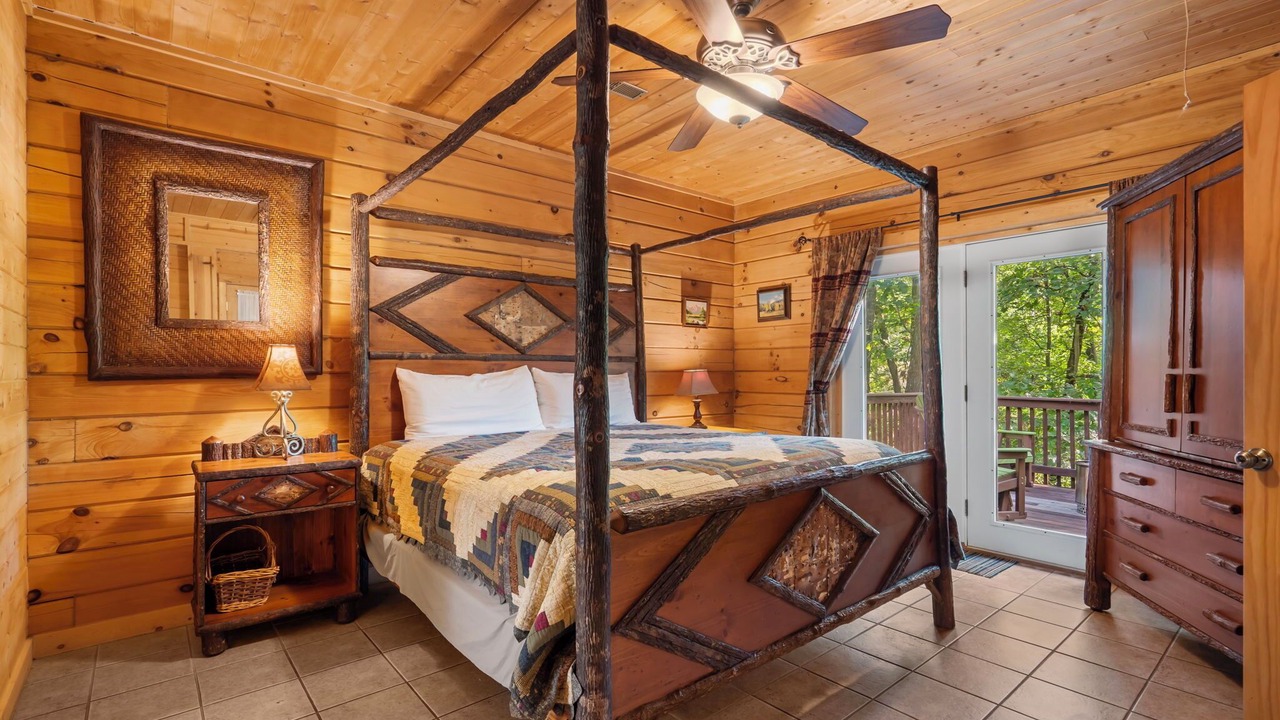Photo of Bedroom in Branson Cedars