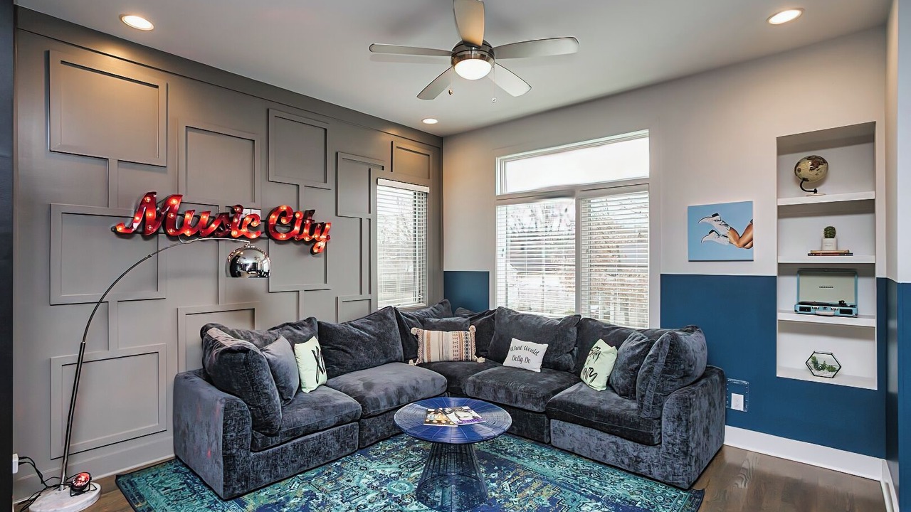 Photo of Livingroom in Hadley - Washington