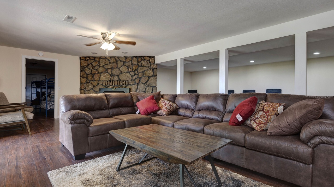 Photo of Livingroom in Branson West
