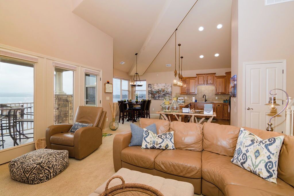 Photo of Livingroom in Hollister