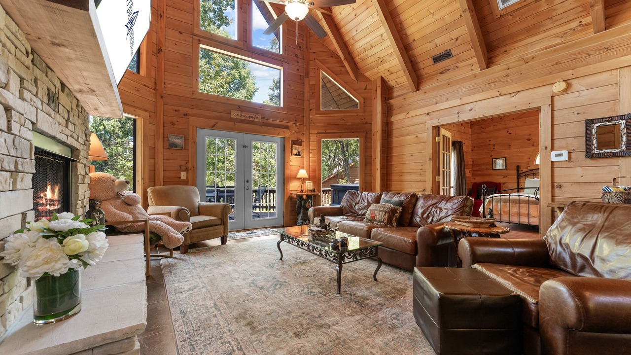 Photo of Livingroom in Branson Cedars