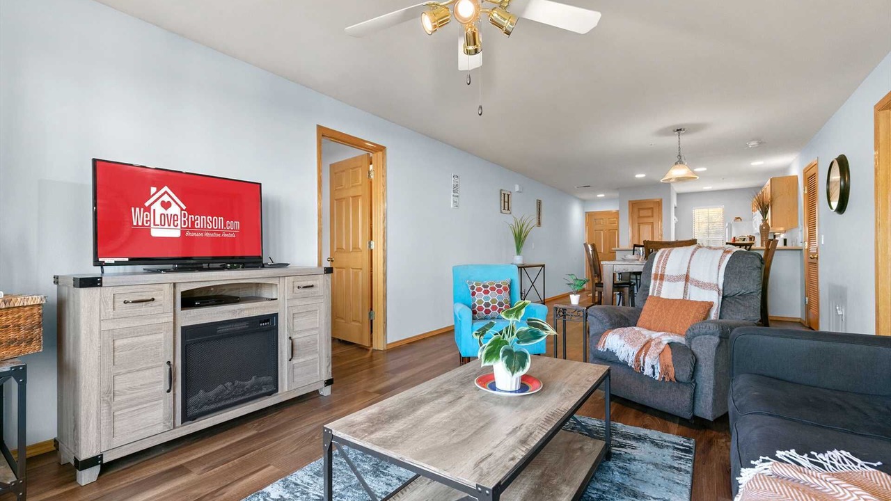 Photo of Livingroom in Hollister