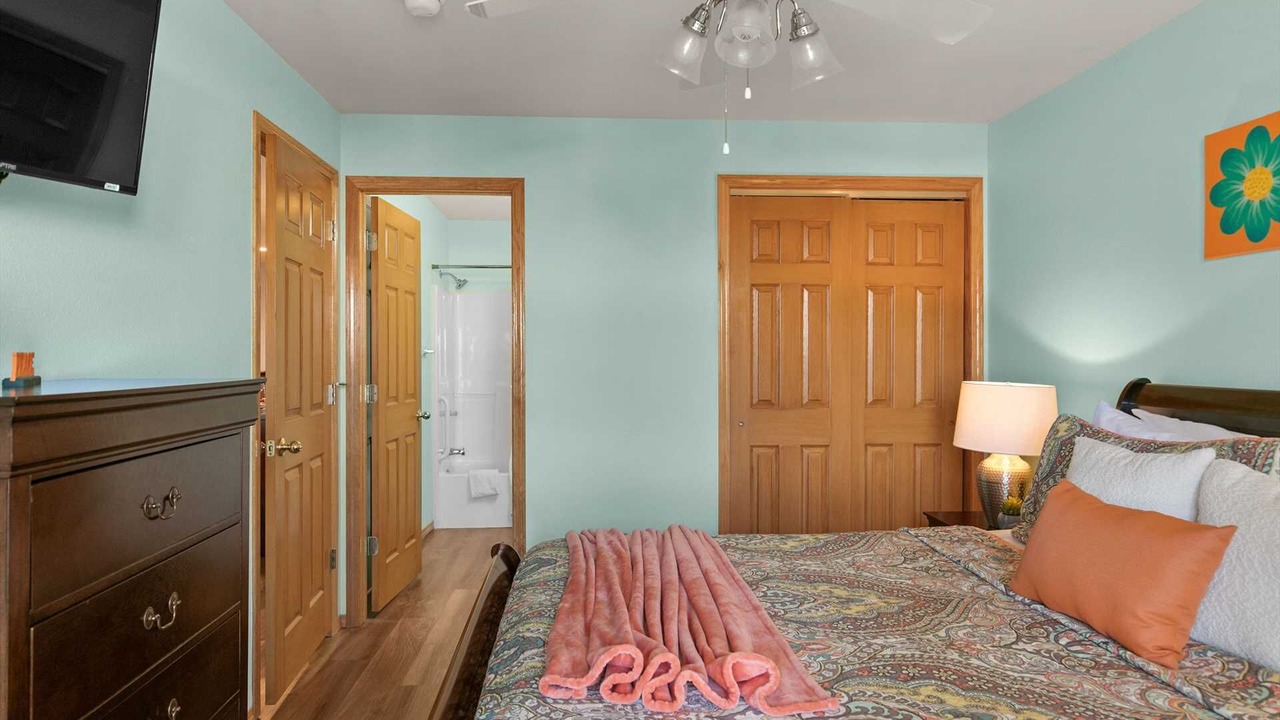 Photo of Bedroom in Hollister