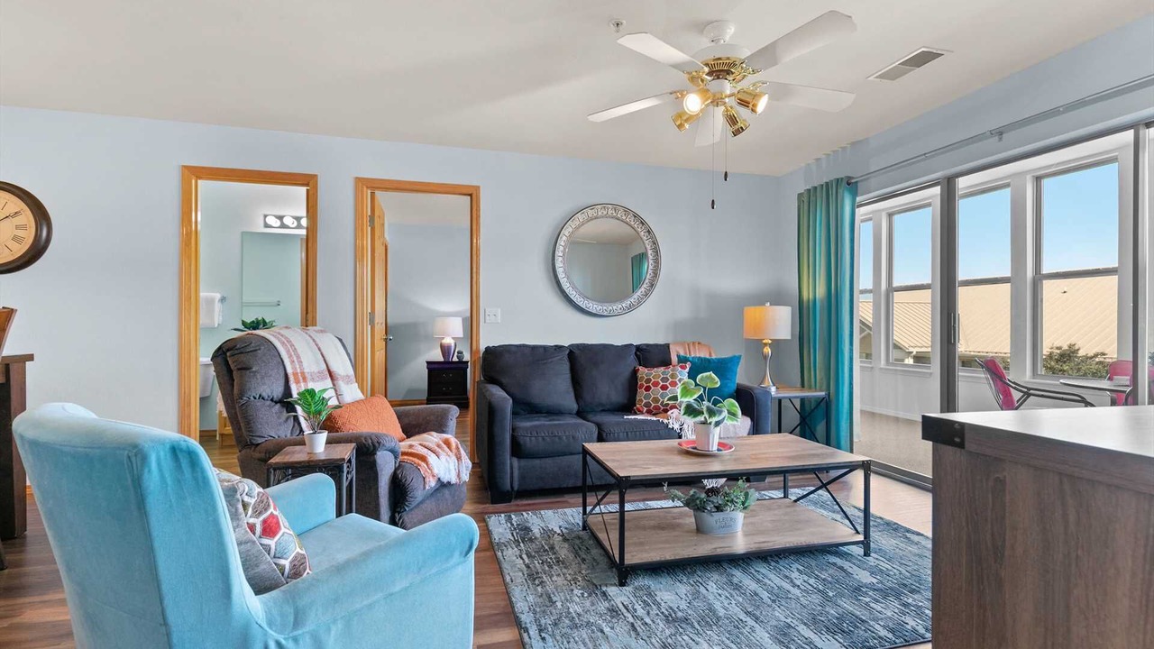 Photo of Livingroom in Hollister