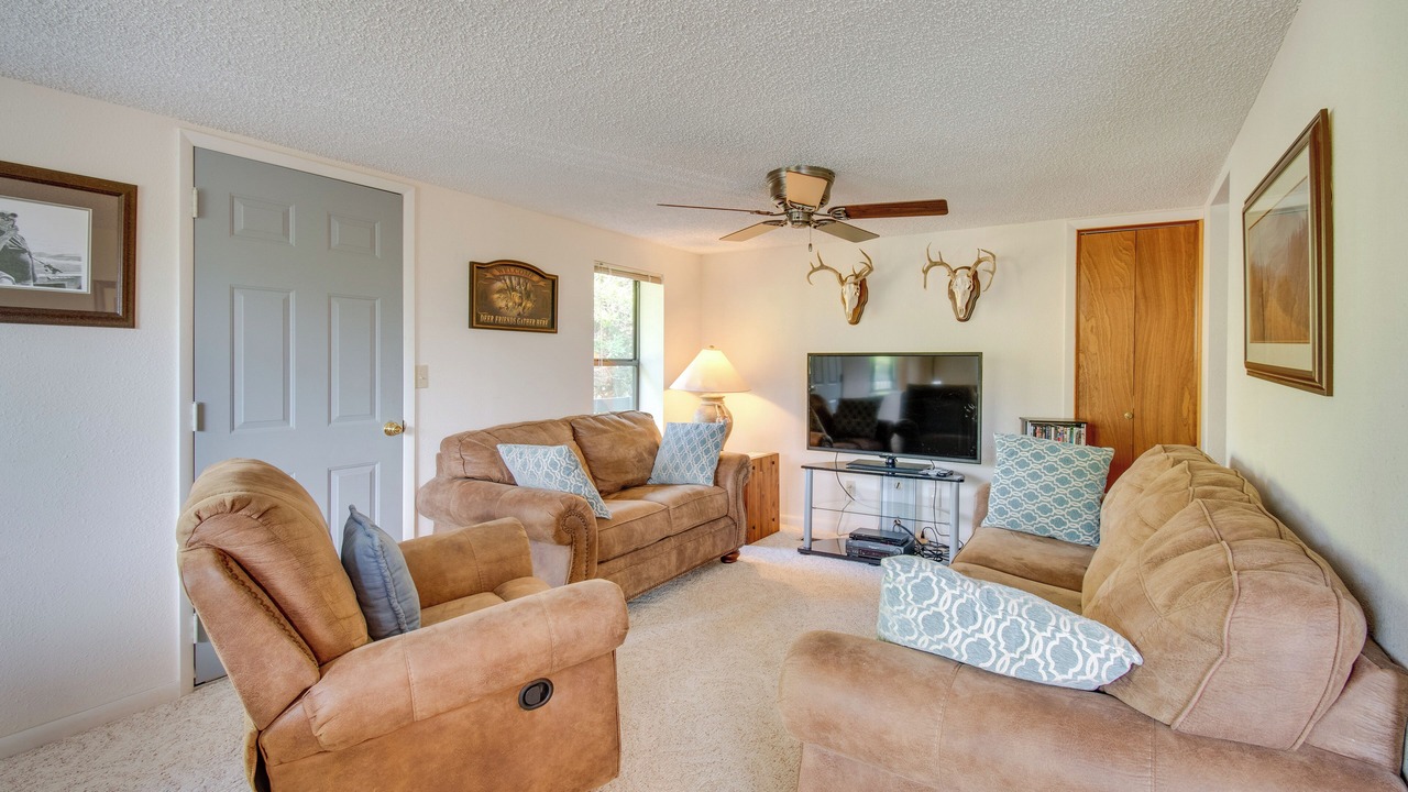 Photo of Livingroom in Lonergan
