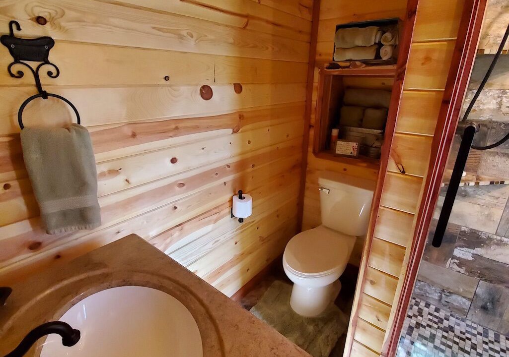 Photo of Bathroom in Kirbyville
