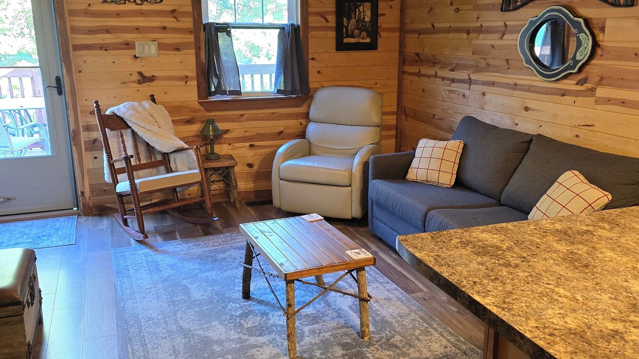 Photo of Livingroom in Kirbyville