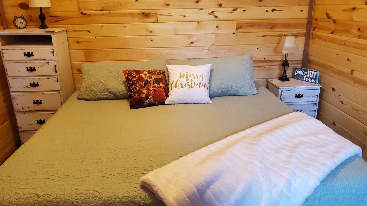 Photo of Bedroom in Kirbyville