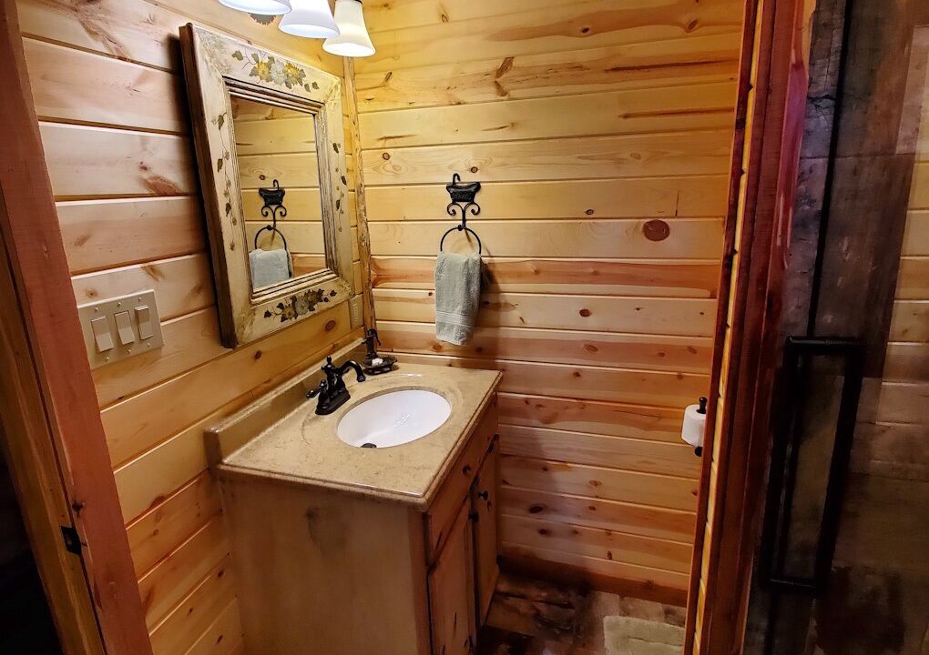 Photo of Bathroom in Kirbyville